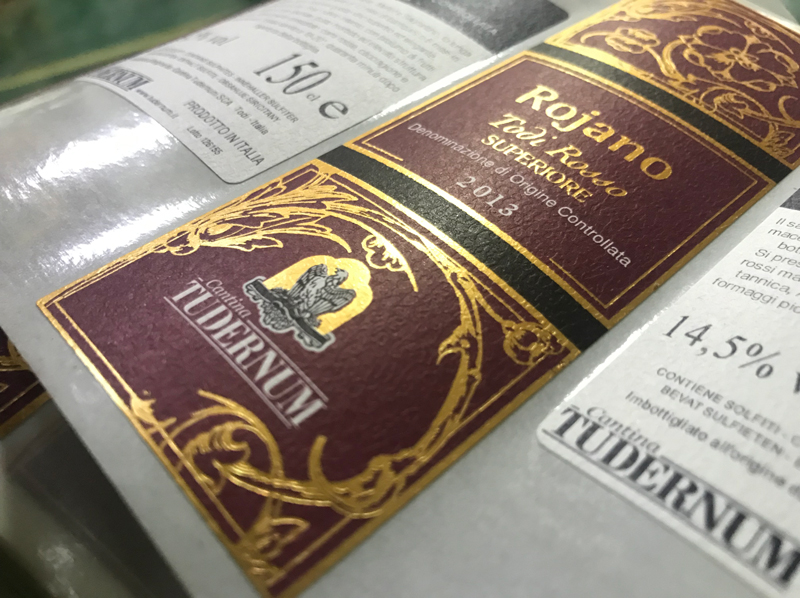 不干膠標(biāo)簽設(shè)計(jì)印刷生產(chǎn)專供卷裝紅酒商標(biāo)